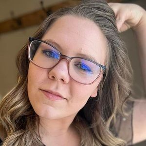 Meet your Posher, Sarina